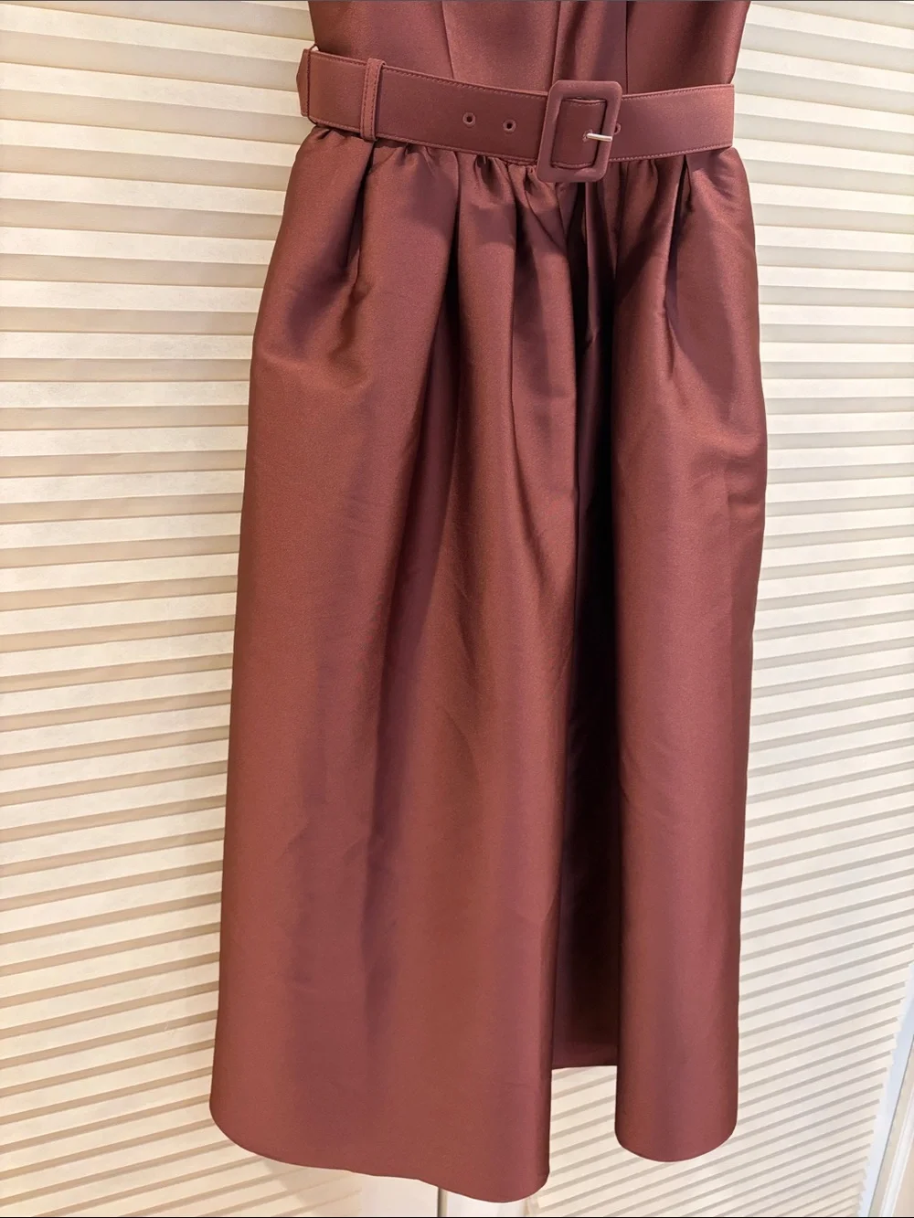NWOT Roland Mouret Sleeveless V-Neck Belted Midi Dress in Wine, Size US 6
